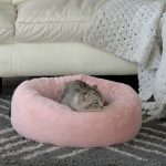 Лежак Pet Fashion Soft для собак і котів розовий 48х48х17 см - Зображення 4